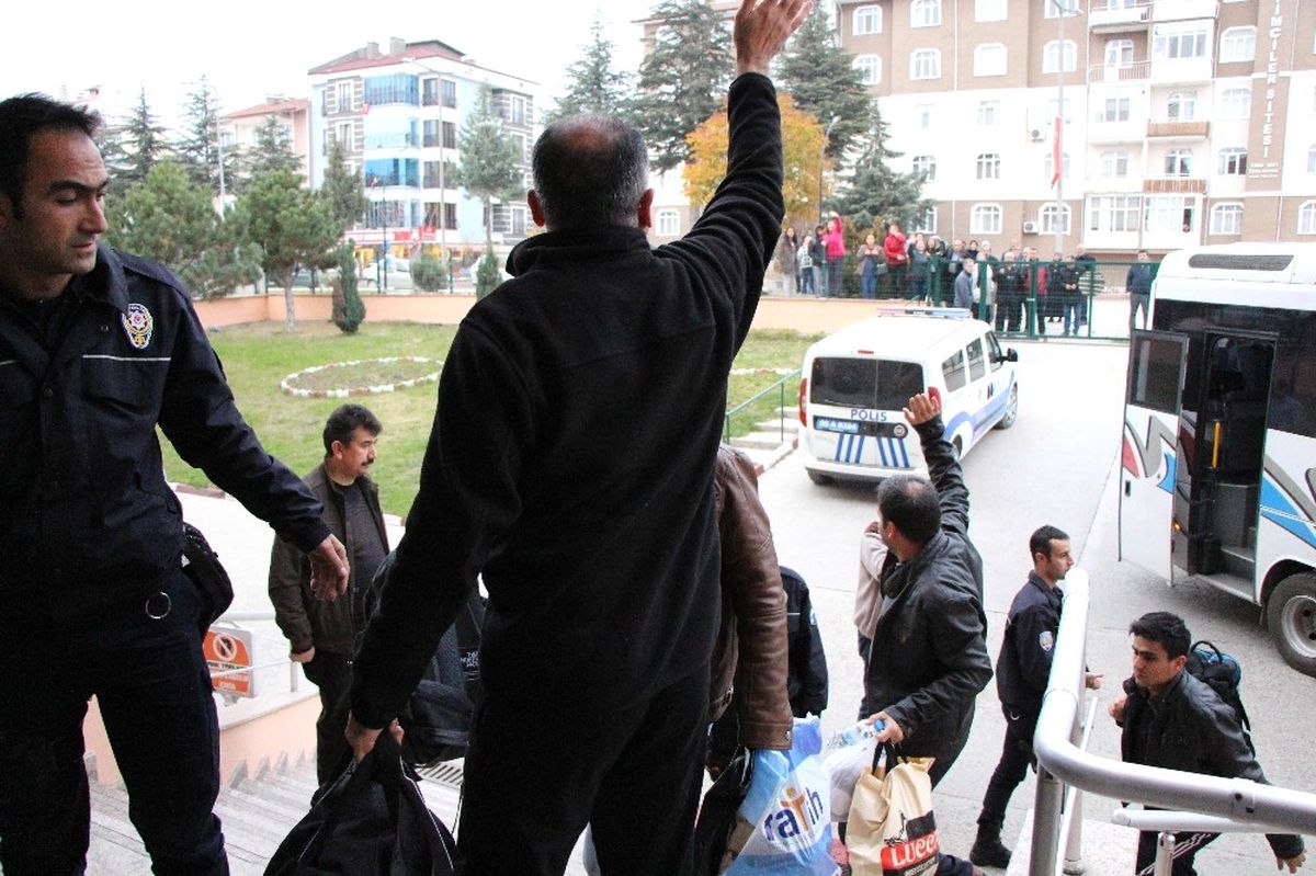 Gözaltındaki 51 Astsubaydan 26\'sı Adliyede