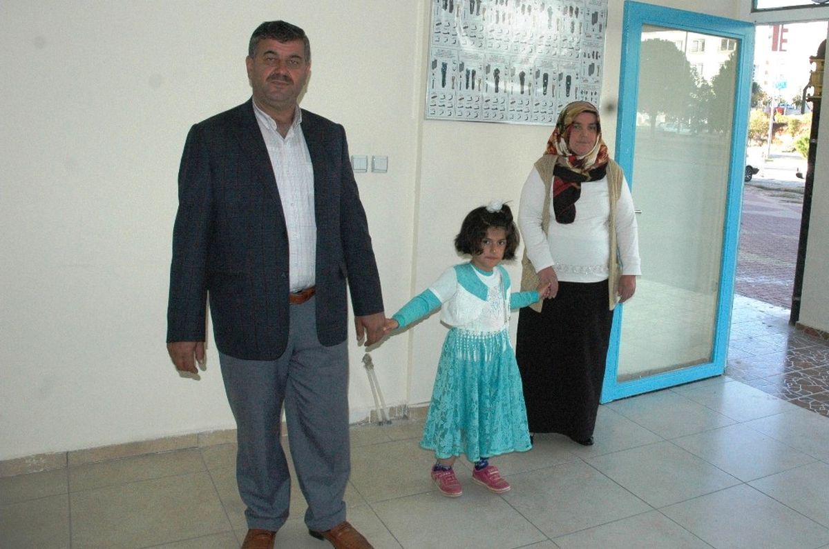 Küçük Canan Artık Yürüyor