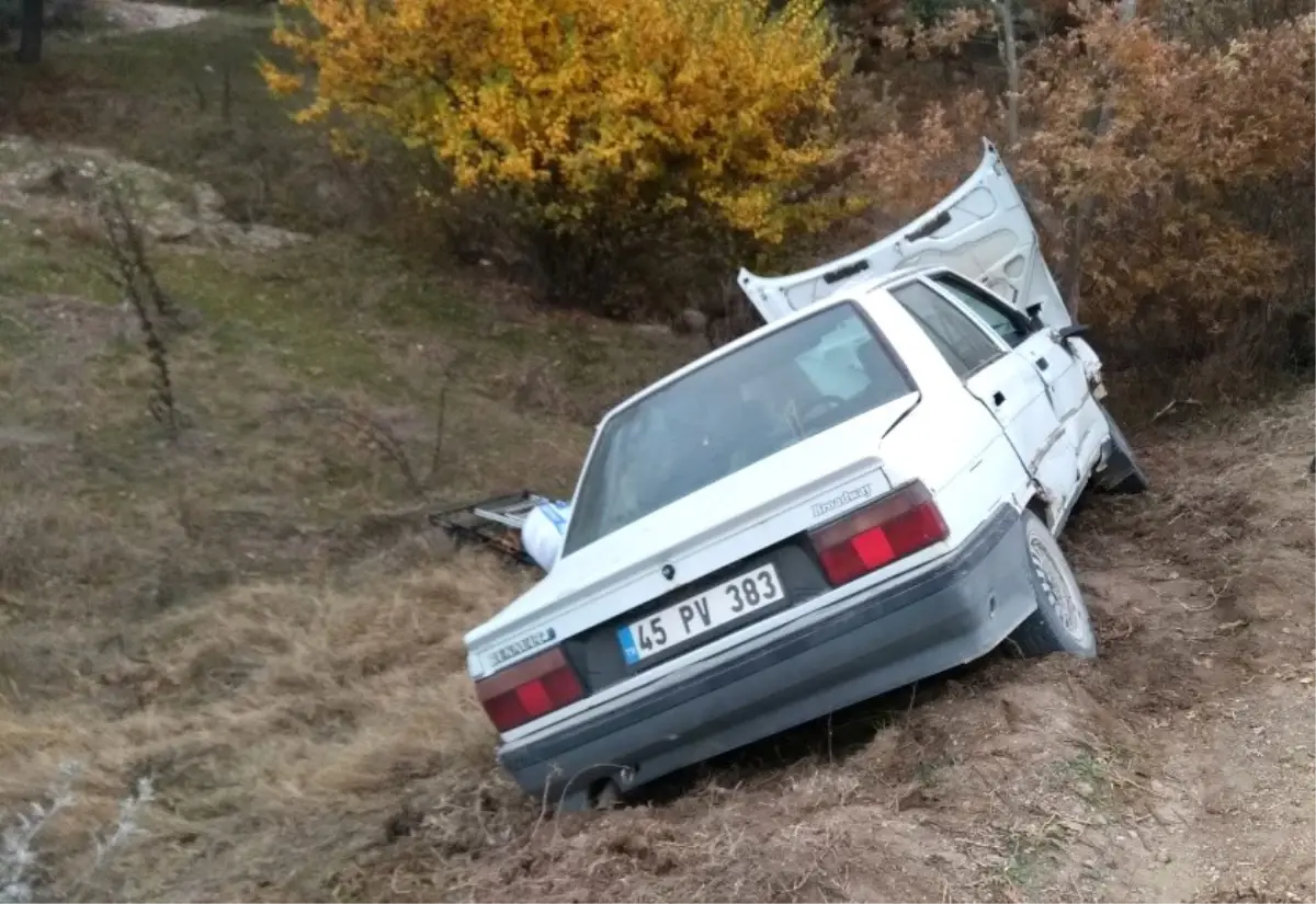 Manisa\'da Trafik Kazası: 3 Yaralı