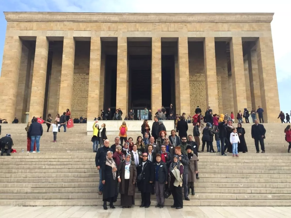 Mezitli Belediyesi, Vatandaşları Anıtkabir\'e Götürdü