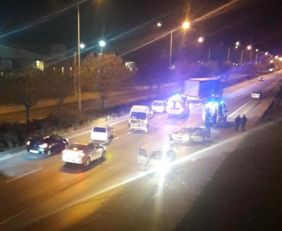 Otomobil Önce Yayaya, Sonra Araca Çarptı: 2 Ölü, 2 Yaralı