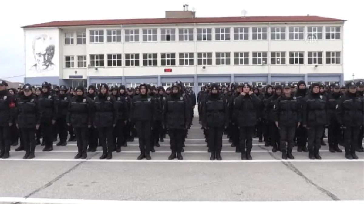 Şehit Polis Fethi Sekin\'in Babası Polis Öğrencilerle Bir Araya Geldi