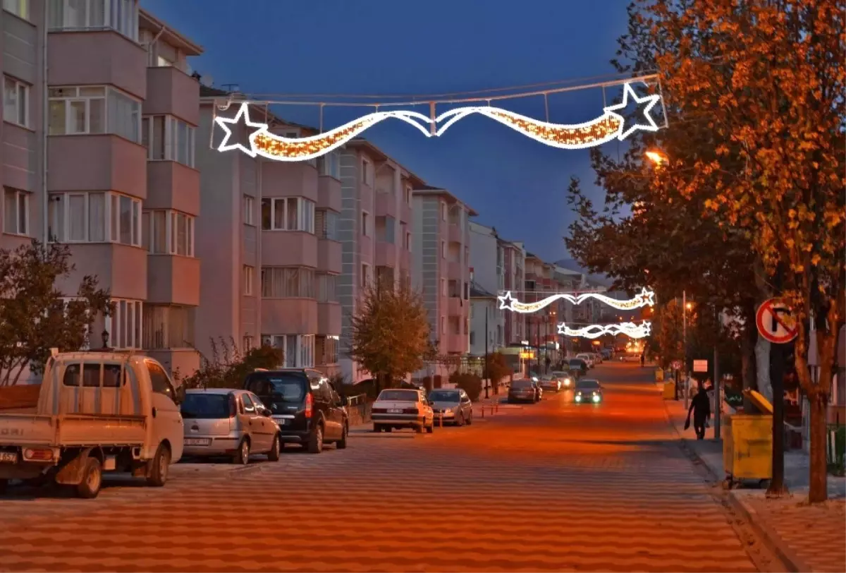 Yaşar Doğu Caddesi Işıl Işıl