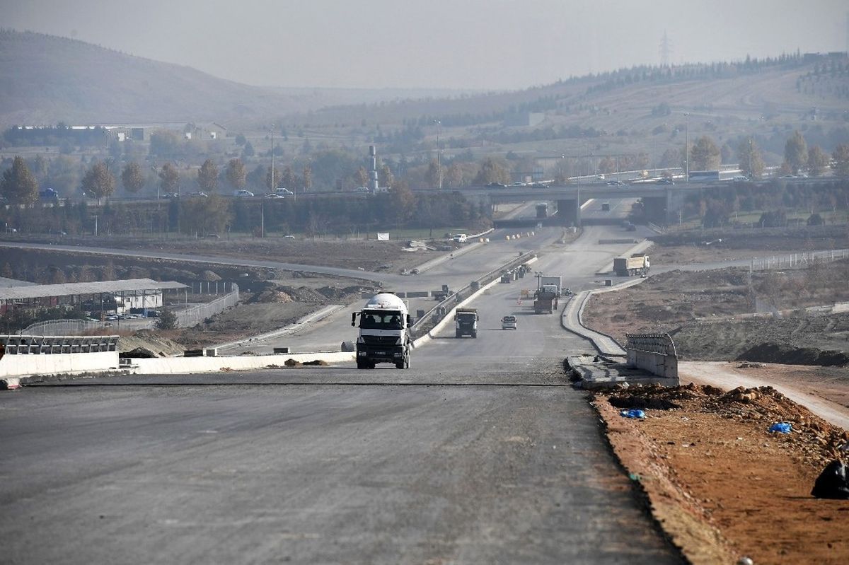 Zırhlı Birliklerden Geçen Yolda Köprüler de Son Aşamada