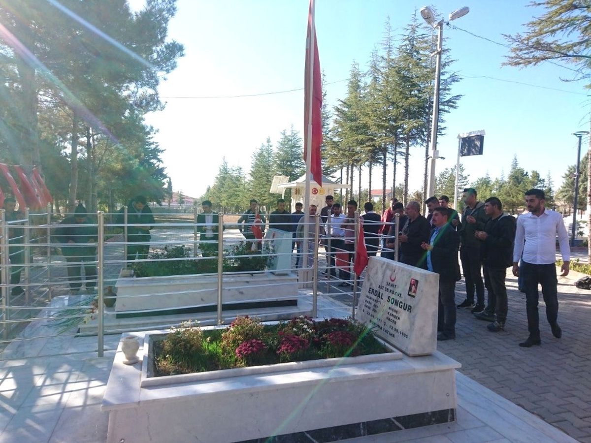 Ak Gençler 15 Temmuz Kahramanını Unutmadı