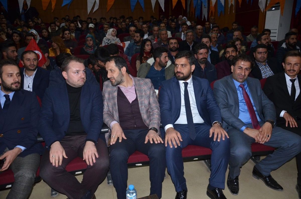 AK Parti Gençlik Kolları Genel Başkanı Ecertaş Yüksekova\'da