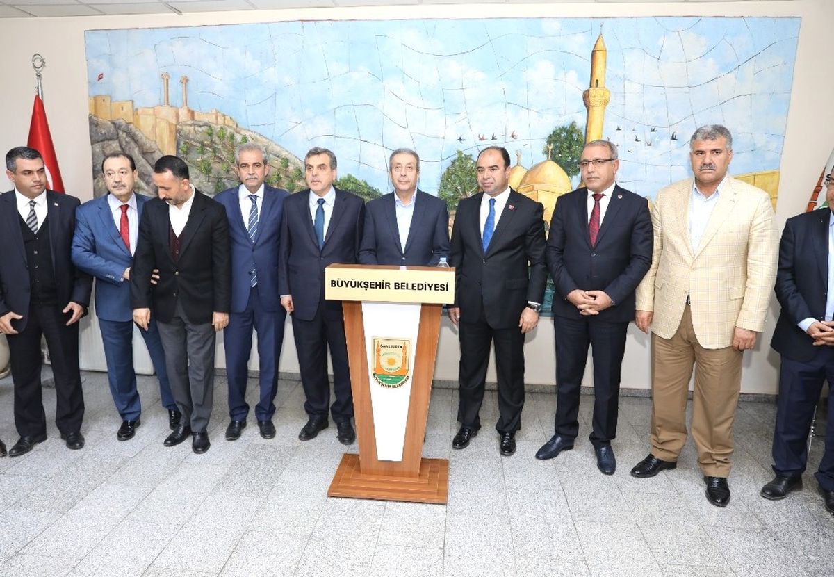 AK Parti Genel Başkan Yardımcısı Eker\'den Büyükşehir Belediyesine Ziyaret