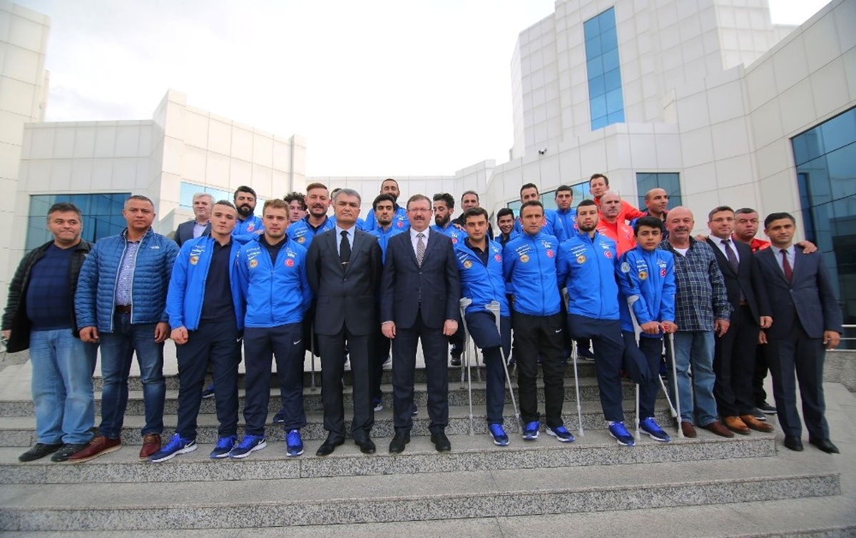 Ampute Milli Takımı Genel Sekreteri Bayram\'ı Ziyaret Etti
