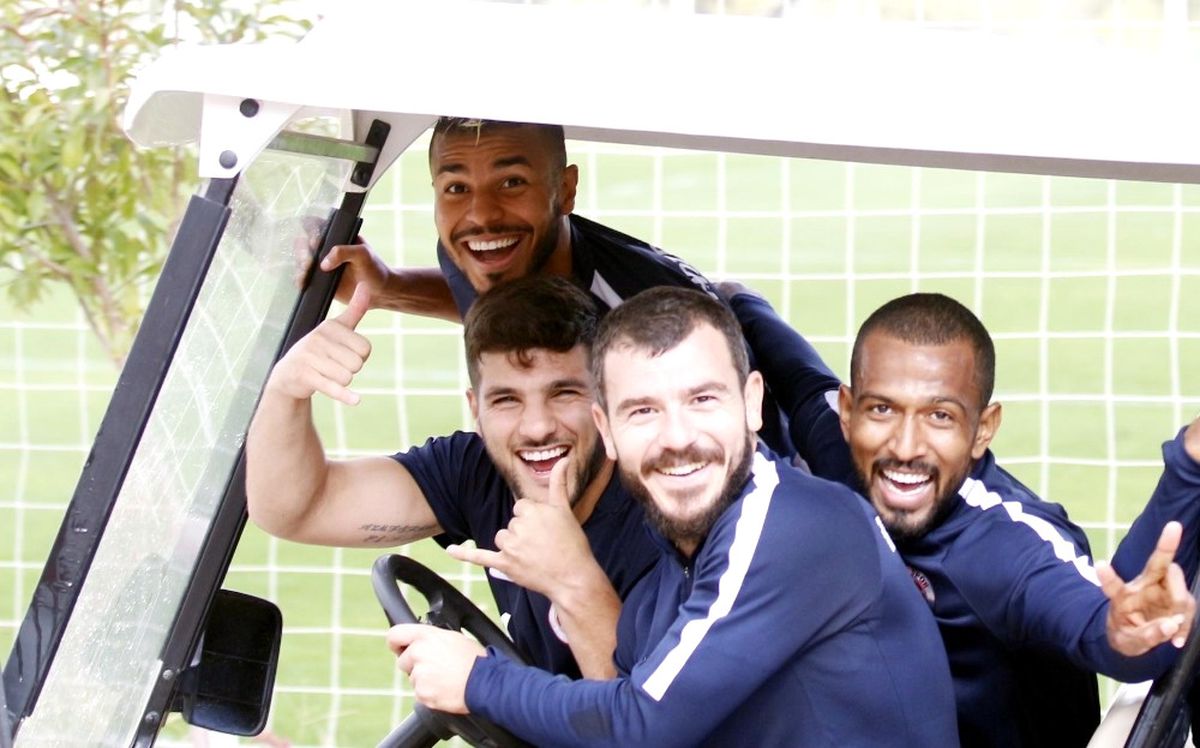 Antalyaspor\'da Neşeli Antrenman