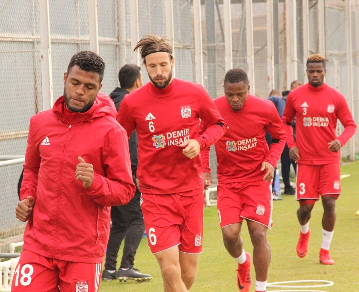 Aybaba: "Fenerbahçe\'ye Saygı Duyuyoruz"