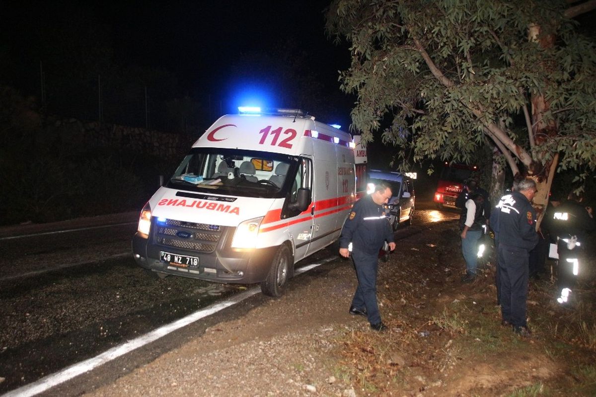 Bodrum\'da Trafik Kazası 3\'ü Çocuk 5 Kişi Yaralandı