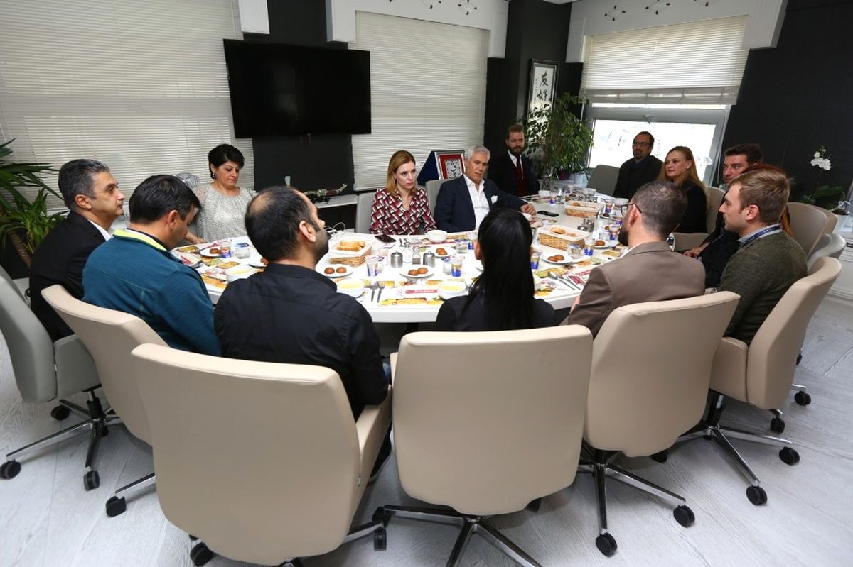 Bozbey Öğle Yemeğinde Personeli Ağırladı