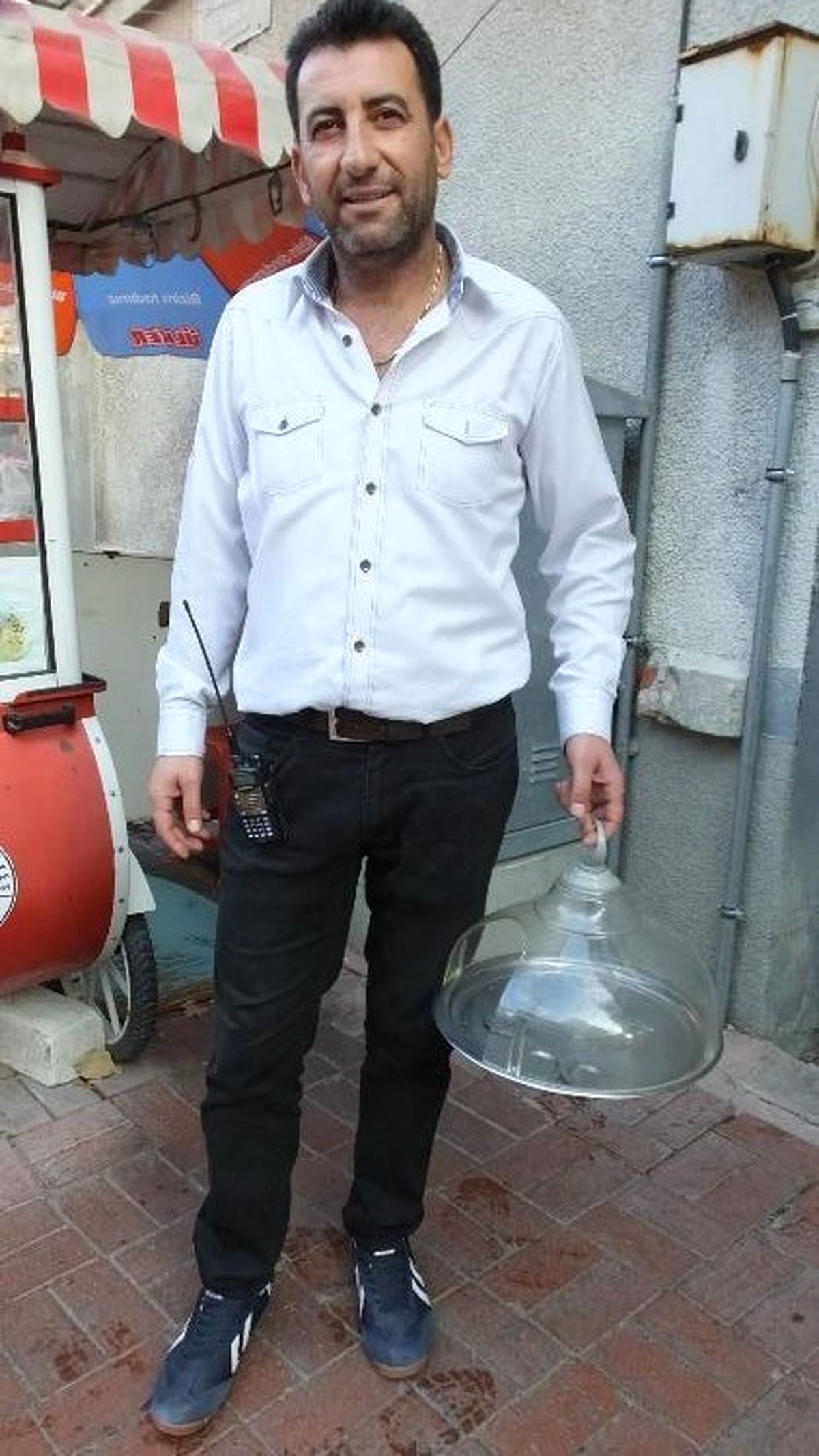 Burhaniye\'de Çay Ocaklarında Telsiz Devri Başladı