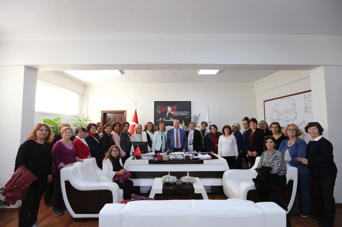 CHP Nilüfer Kadın Kollarından Başkan Özakcan\'a Ziyaret
