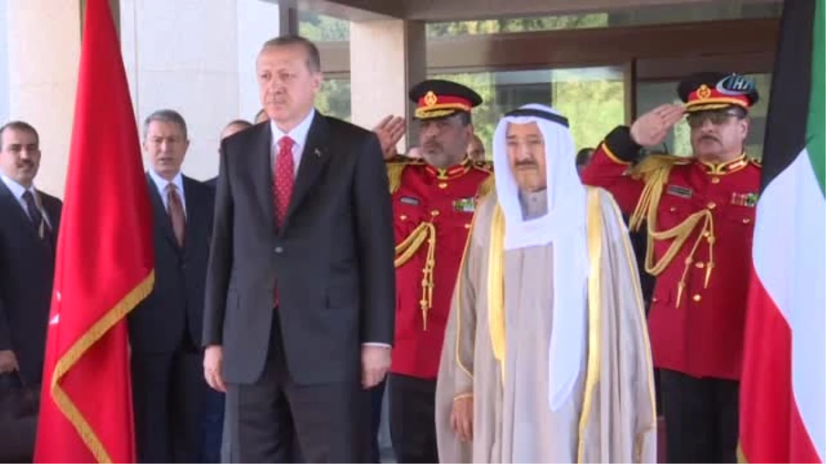 Cumhurbaşkanı Erdoğan, Kuveyt\'te Resmi Törenle Karşılandı