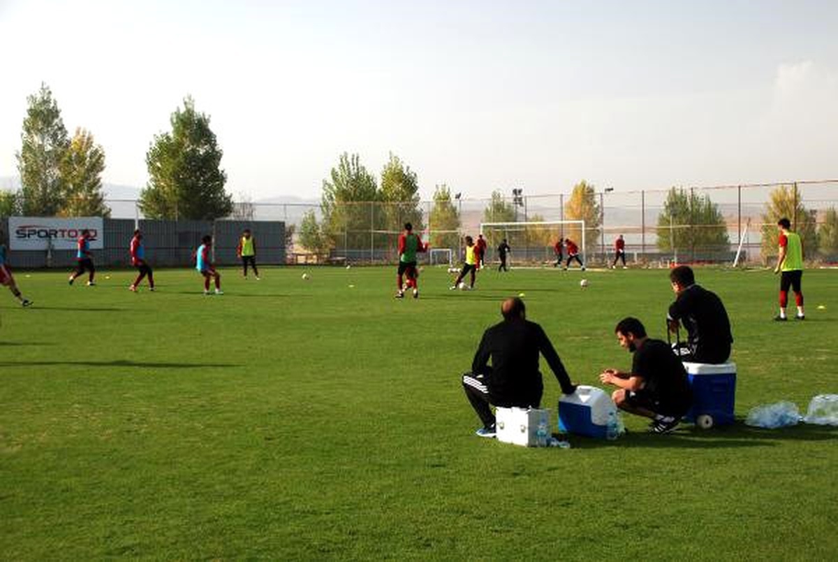 Elazığspor Teknik Direktörü Kalpar: "Oyuncularıma İnanıyorum"