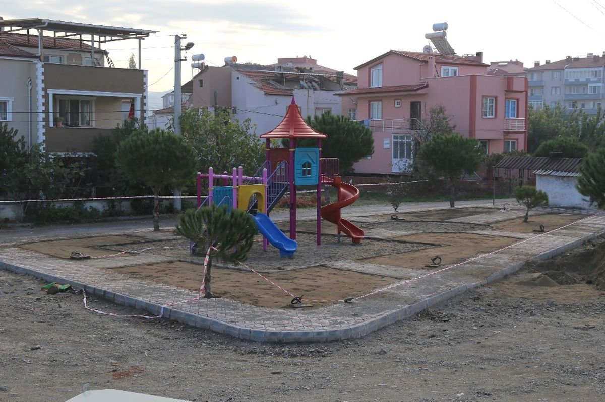 Hürriyet Mahallesi\'nde Park Yapımı Devam Ediyor