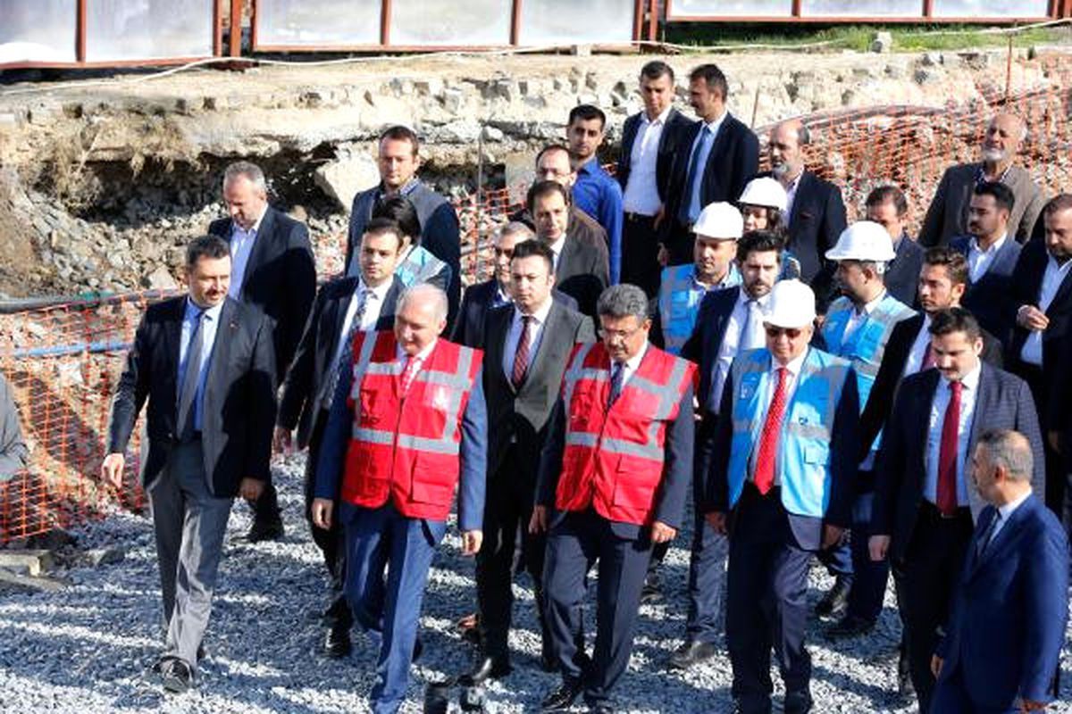 İbb Başkanı Uysal, Havaray Projesi\'nin İptal Edildiğini Açıkladı (1)
