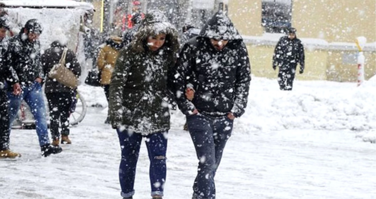 İstanbul\'a Kuvvetli Soğuk Geliyor! Yüksek Kesimlerde Kar Yağabilir