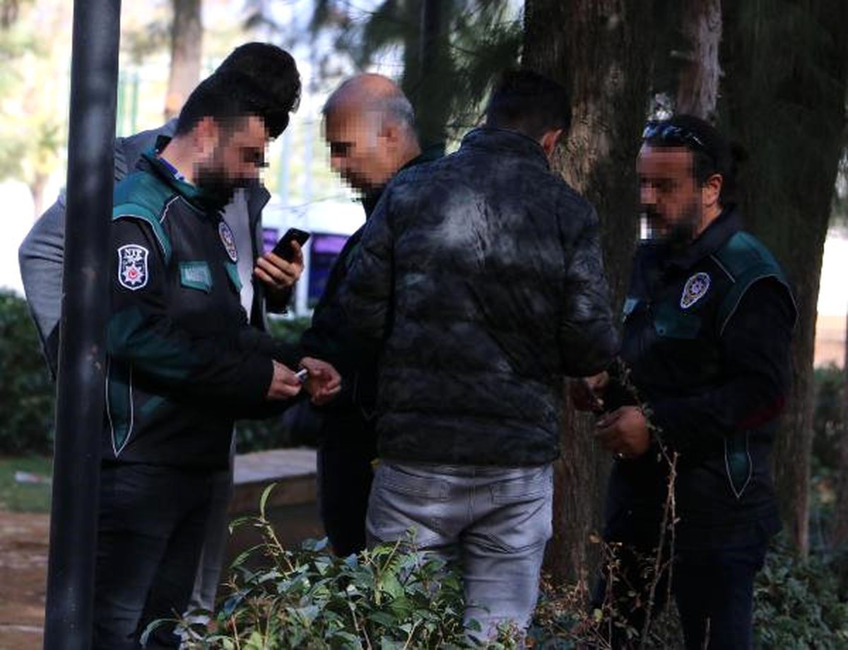Manisa\'da Okul Çevrelerinde Narkotik Denetimi