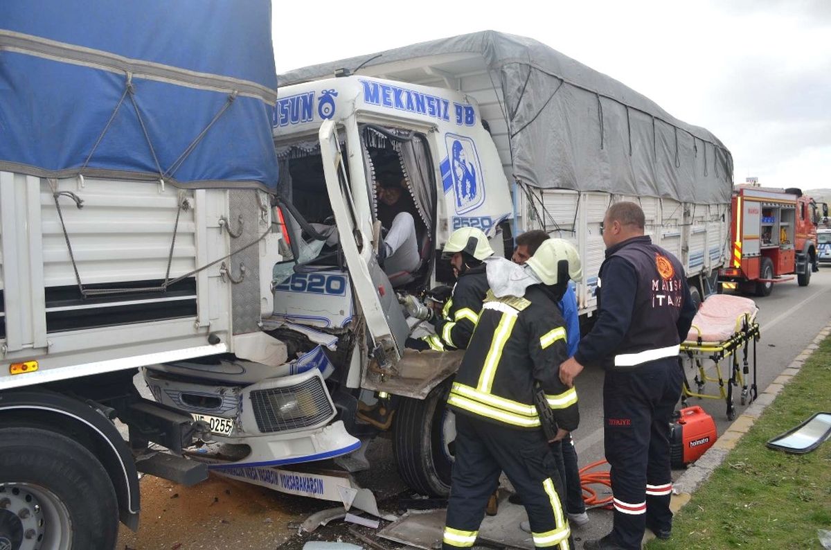 Manisa\'da Trafik Kazası: 1 Yaralı