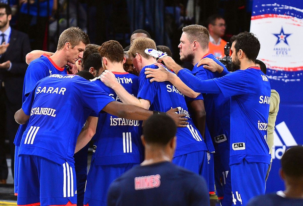 Anadolu Efes, Panathinaikos\'u Ağırlıyor