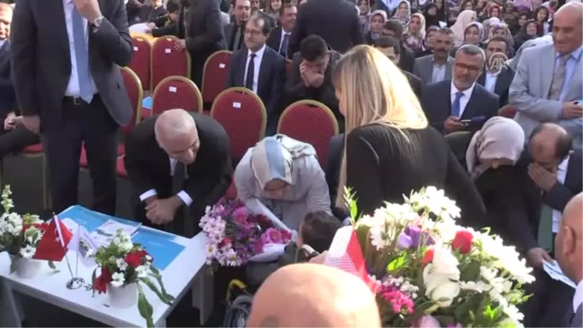 Bakan Kaya: "Yaklaşık 500 Bin Engelli, Yaşlı Vatandaşımızın Yakınına Evde Bakım Aylığı Veriyoruz"