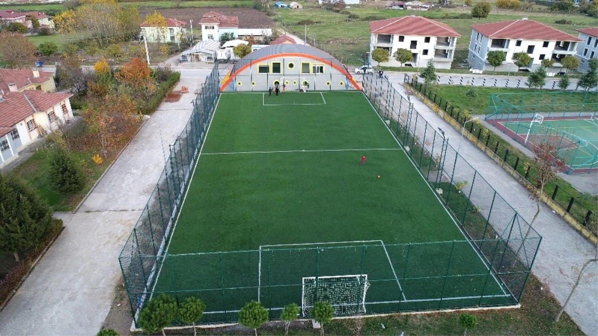 Başiskele Yeniköy Spor Tesisi Tamamlanıyor