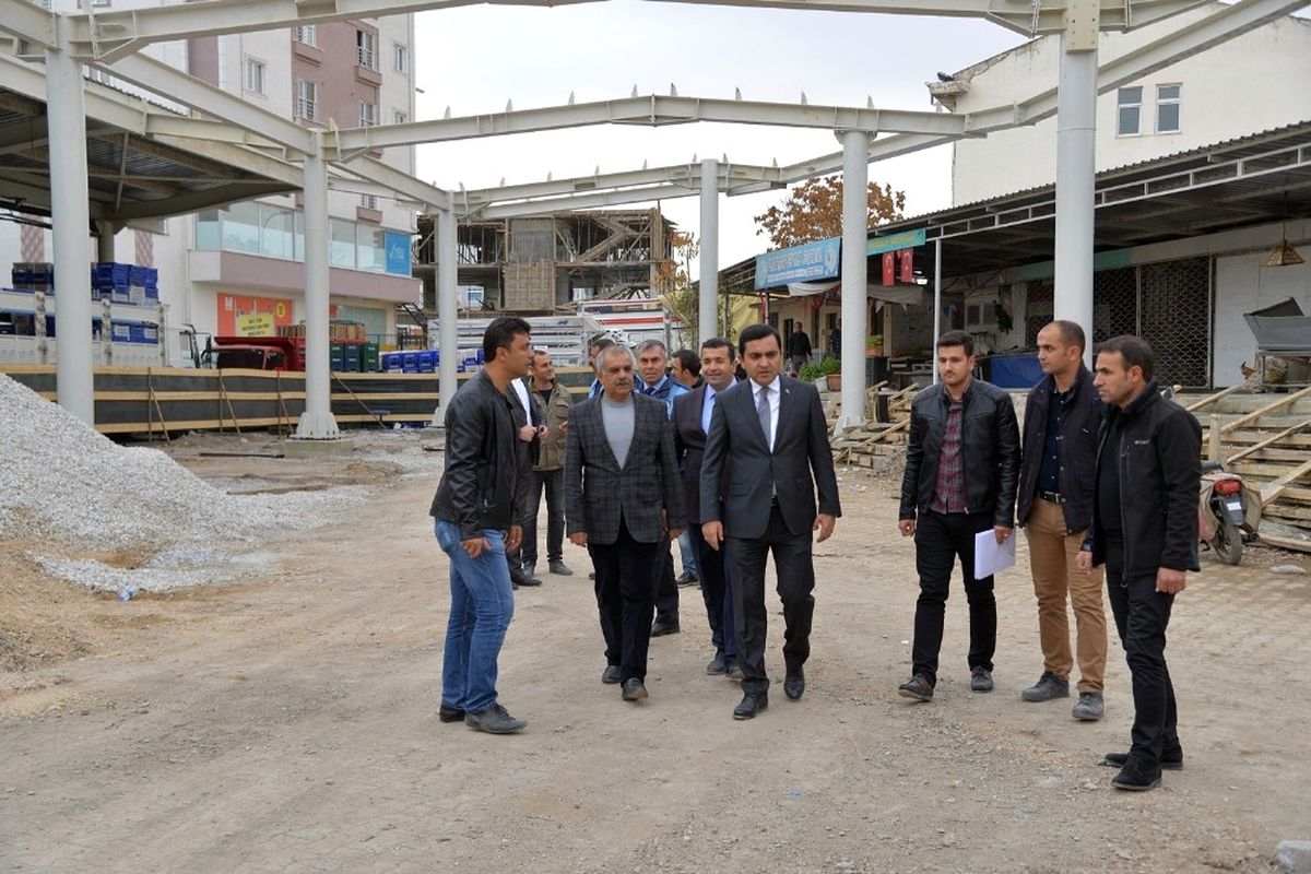 Başkan Bahçeci, Köylü Pazarı Yapımı Çalışmalarını İnceledi