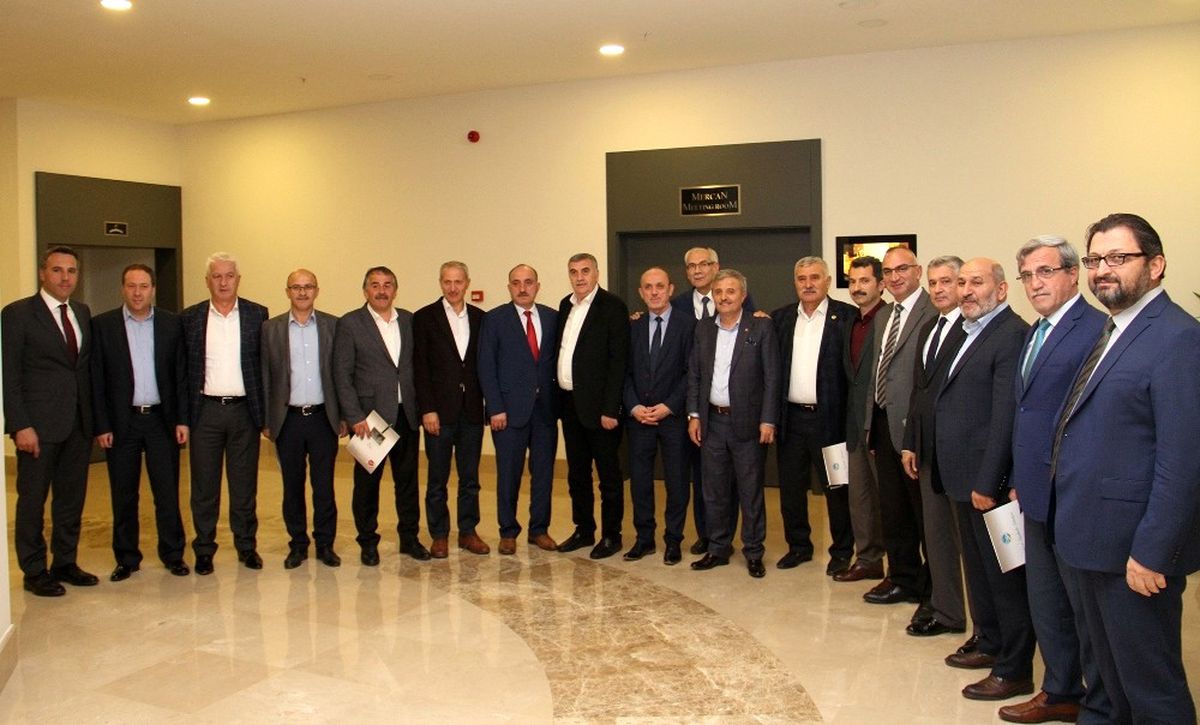 Başkan Toçoğlu, İlçe Belediye Başkanlarıyla Bir Araya Geldi