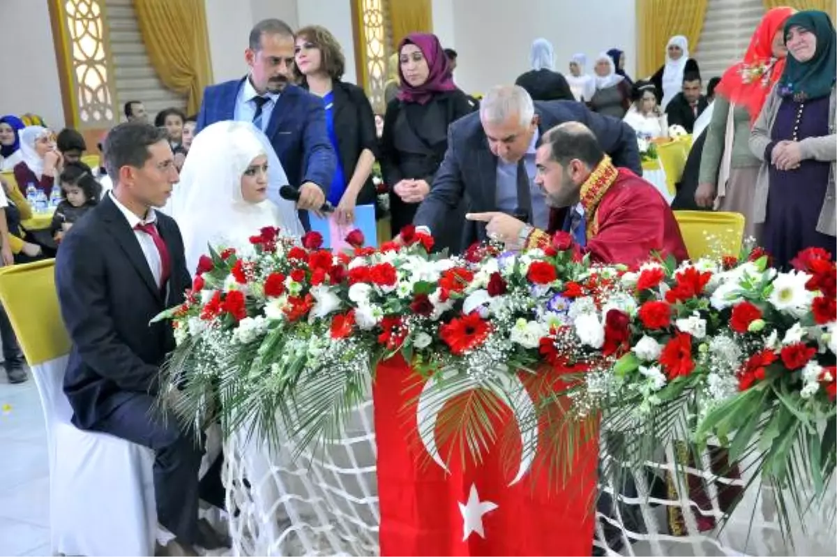 Bir Müftü, İlk Kez Resmi Nikah Kıydı