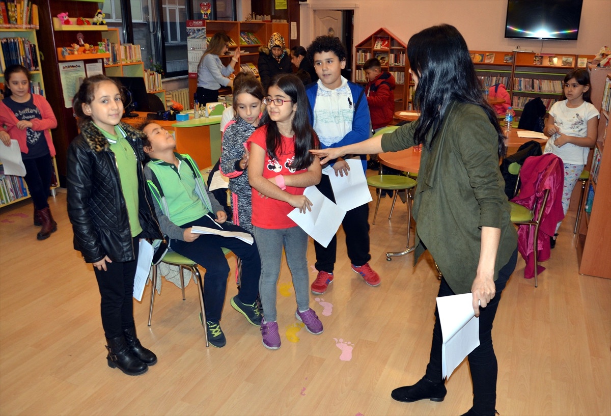 Çocuklar Okudukları Hikayeleri Sahneledi