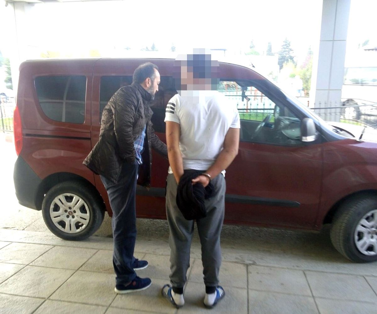 Dolmuş Parası İstediği Polisi Darp Etti