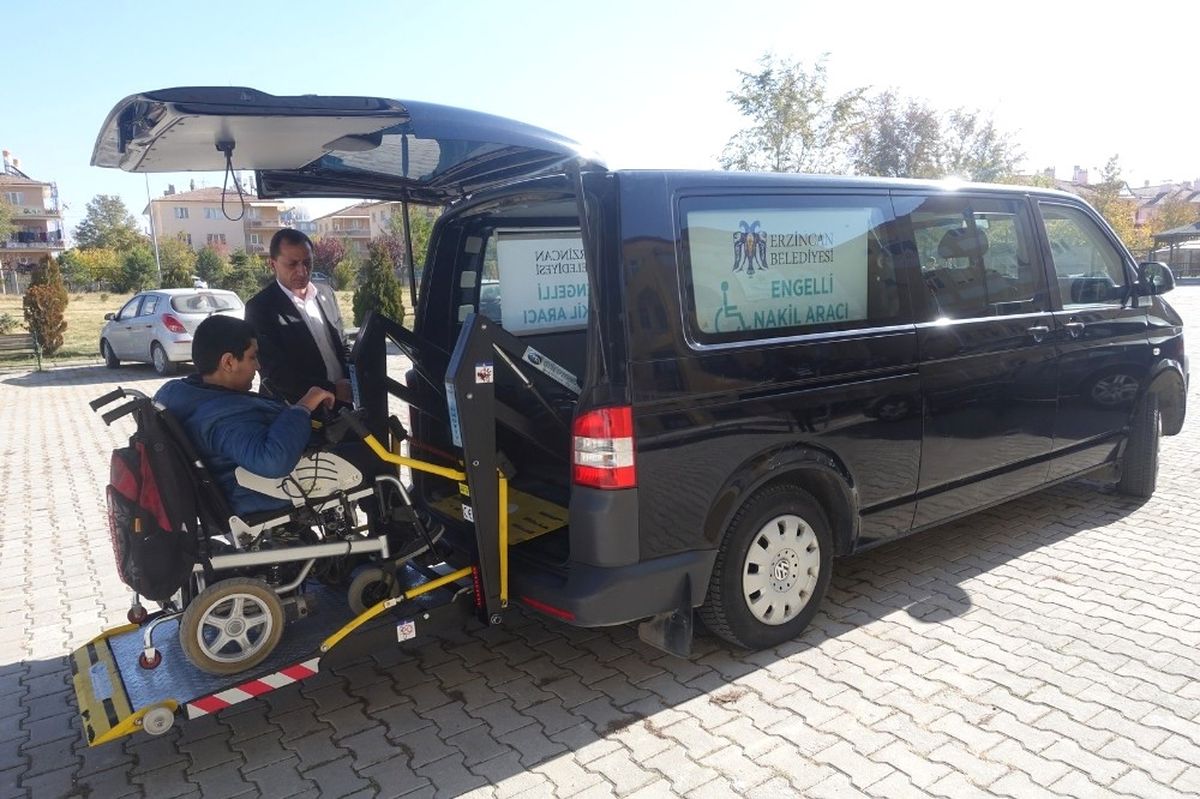 Erzincan Belediyesinden Engelli ve Yaşlılara Servis Hizmeti