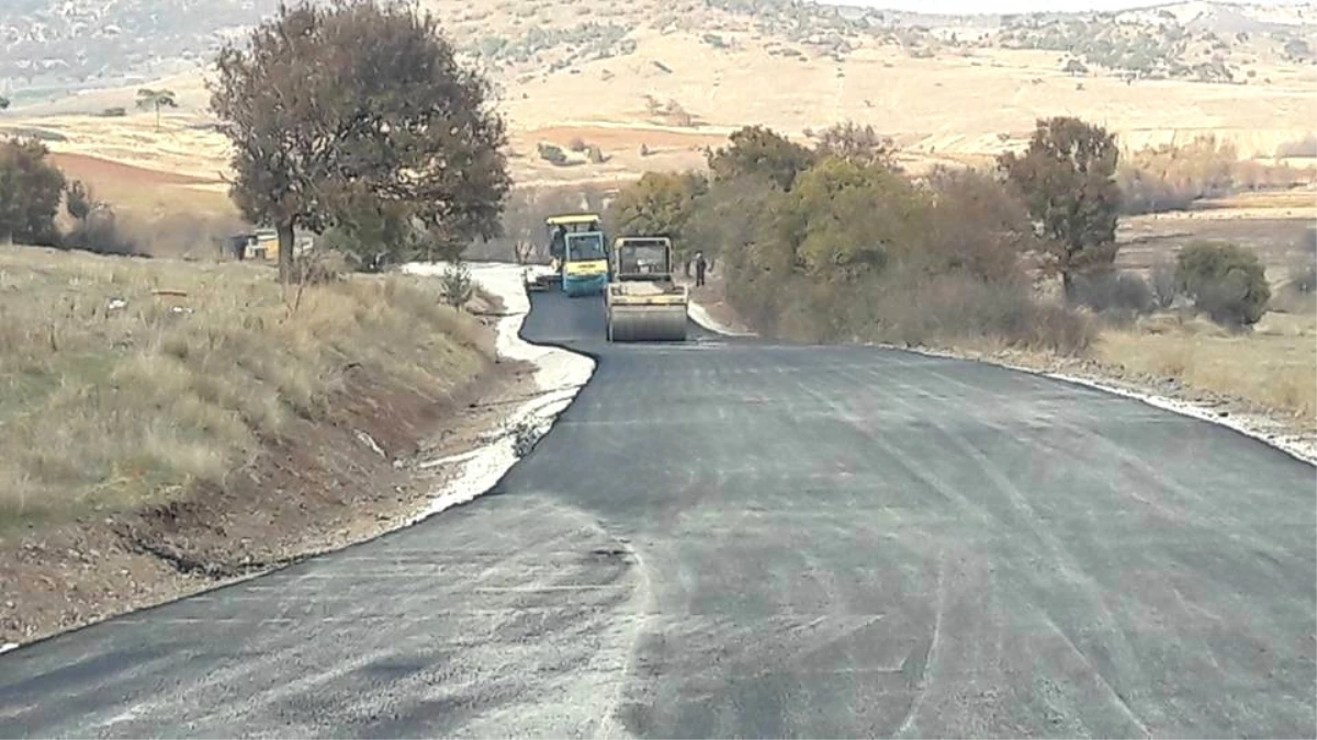 Grup Yolları Asfaltlanıyor