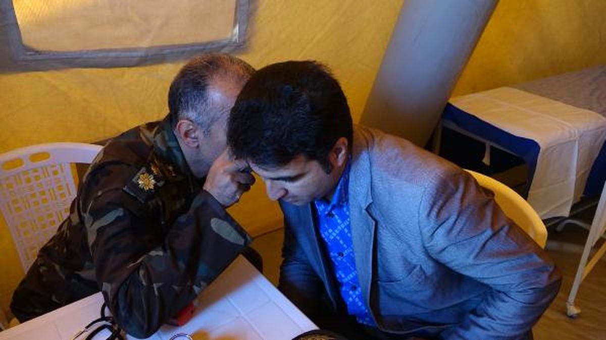 Hastane Depremde Yıkılınca Yaralı Depremzedeler Seyyar Hastanelerde Tedavi Ediliyor