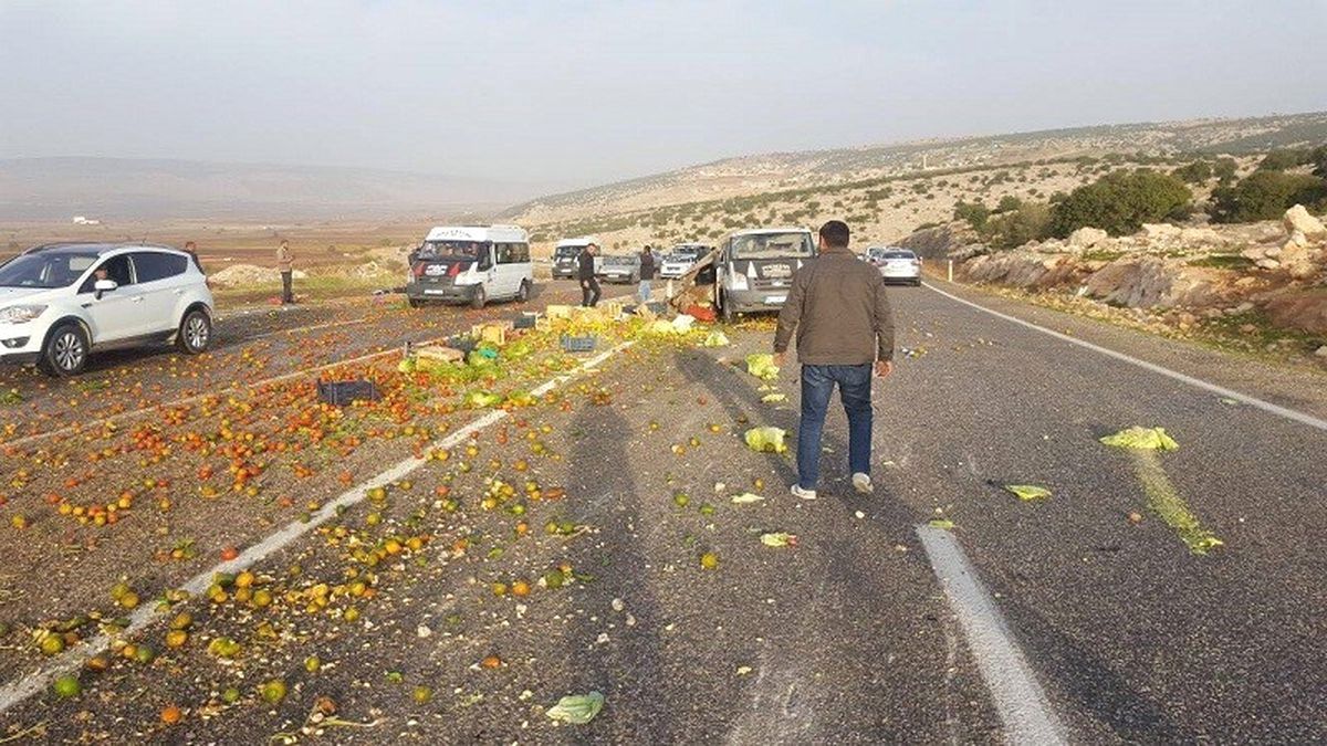Kamyonetle Takla Atan Şoförün Burnu Bile Kanamadı