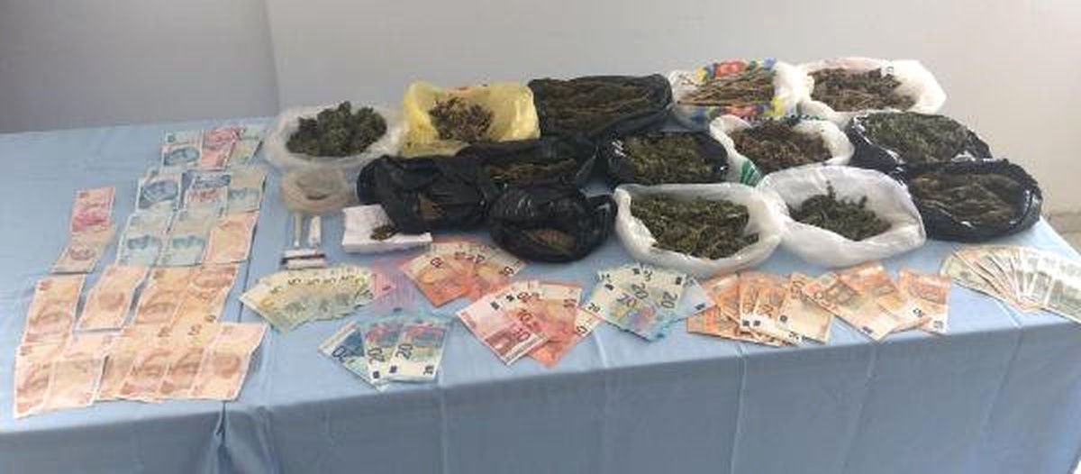 Menderes\'te Uyuşturucu Operasyonu: 2 Gözaltı