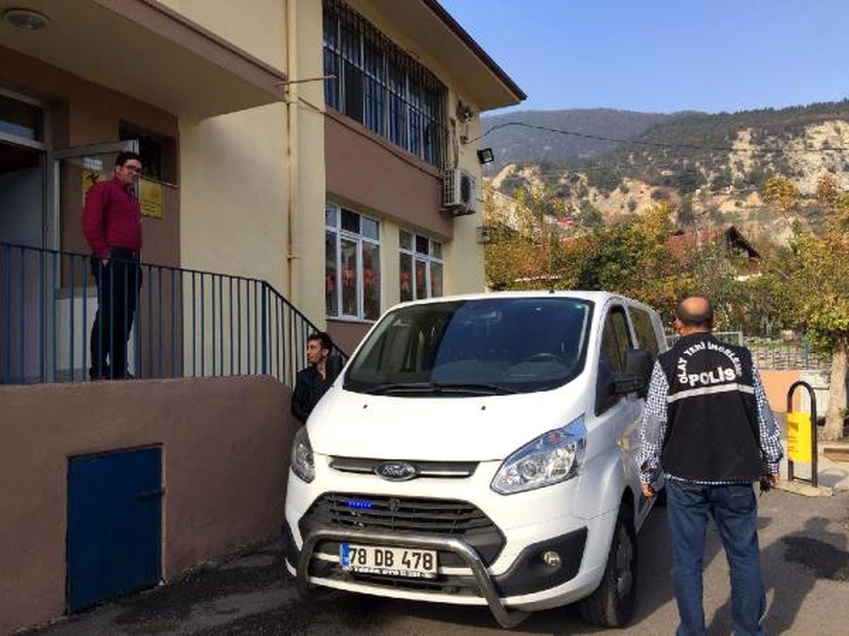 Ortaokulda Bilgisayarların Ram\'leri Çalındı