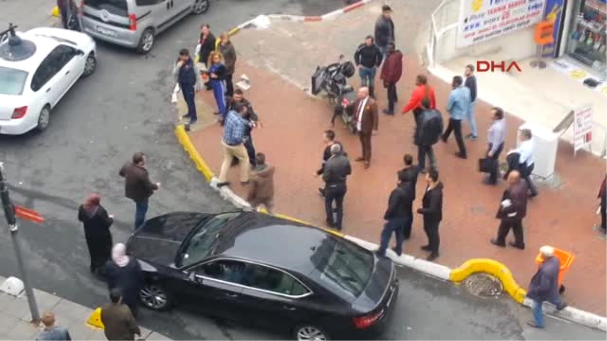 Osman Tanburacı\'ya Trafik Tartışması Sonrası Saldırı Kamerada