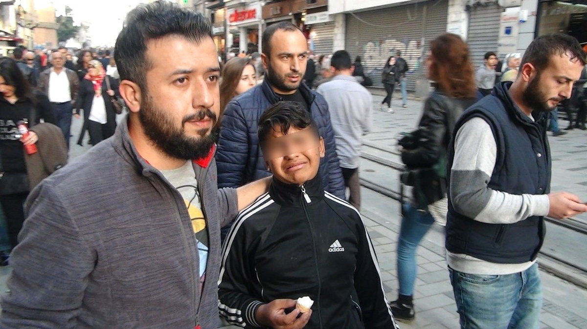 Taksim Meydanı\'nda Dilenci Operasyonu