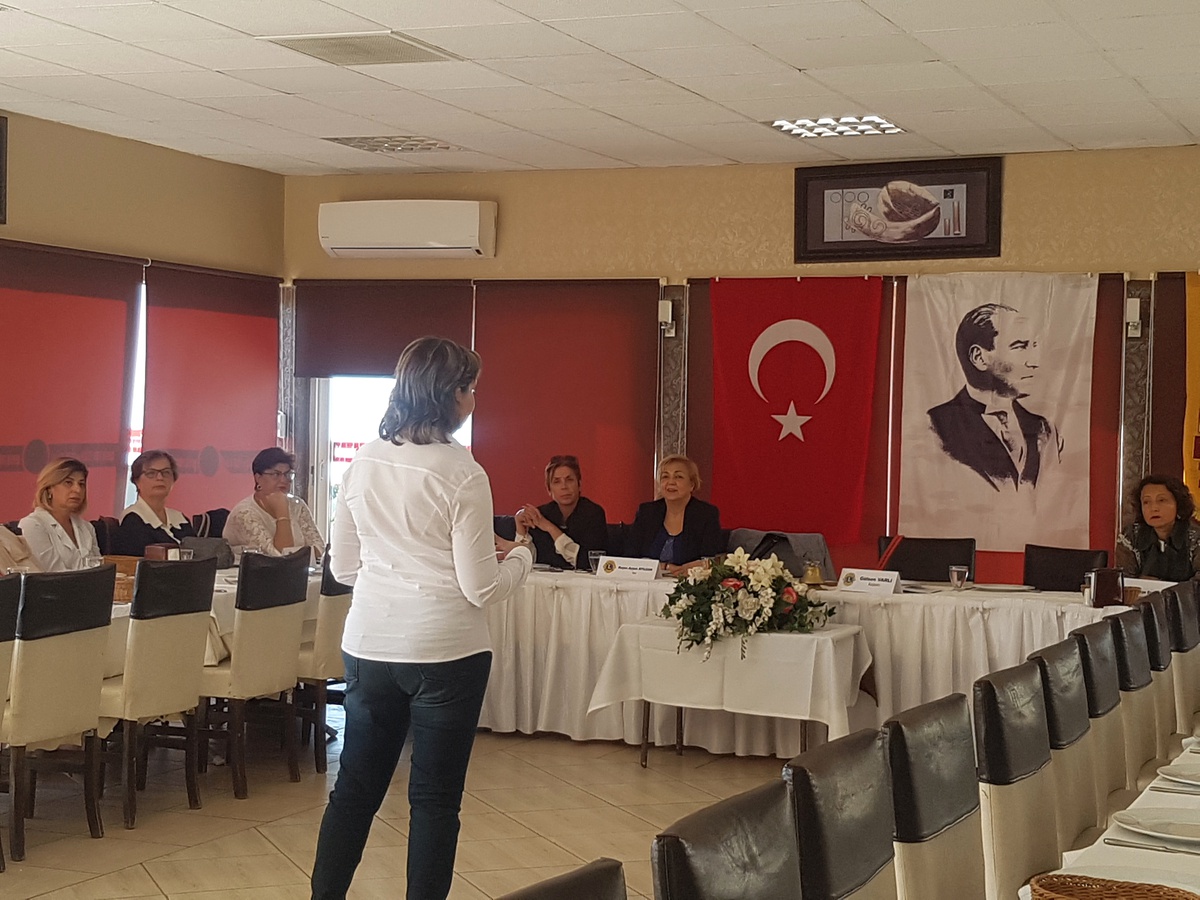 Piri Reis Lions Kulübü \'\'Türkiye\'de Kadın\'\' Sunumu Gerçekleştirdi
