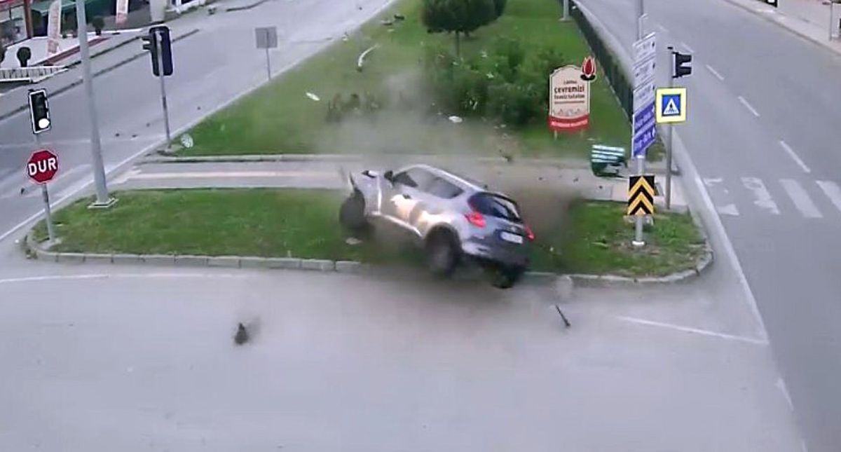 Samsun\'da Trafik Kazaları Mobese Kameralarına Yansıdı
