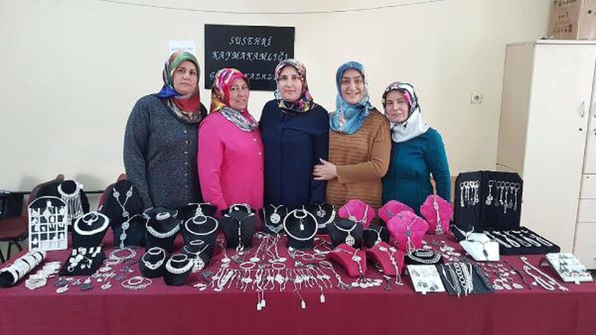 Suşehri\'nde Gümüş İşlemeciliği Kadınların İşi Oldu