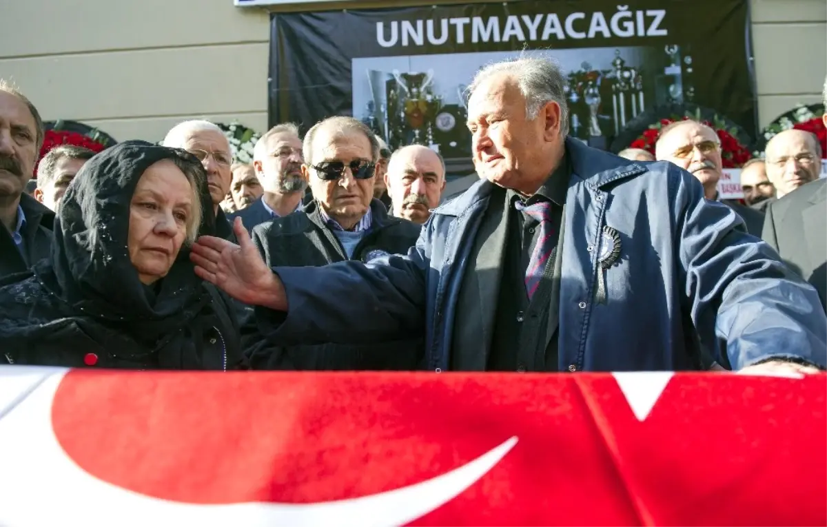 Taekwondo\'nun Duayeni İsmet Iraz, Son Yolculuğuna Uğurlandı