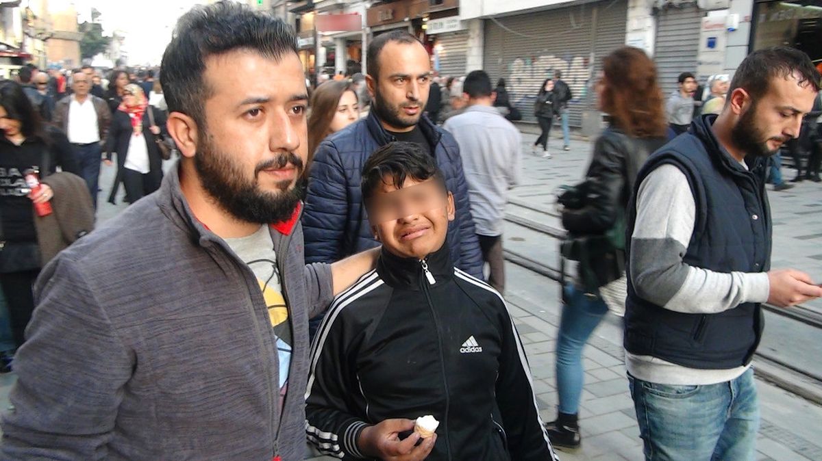 Taksim Meydanı\'nda Dilenci Operasyonu