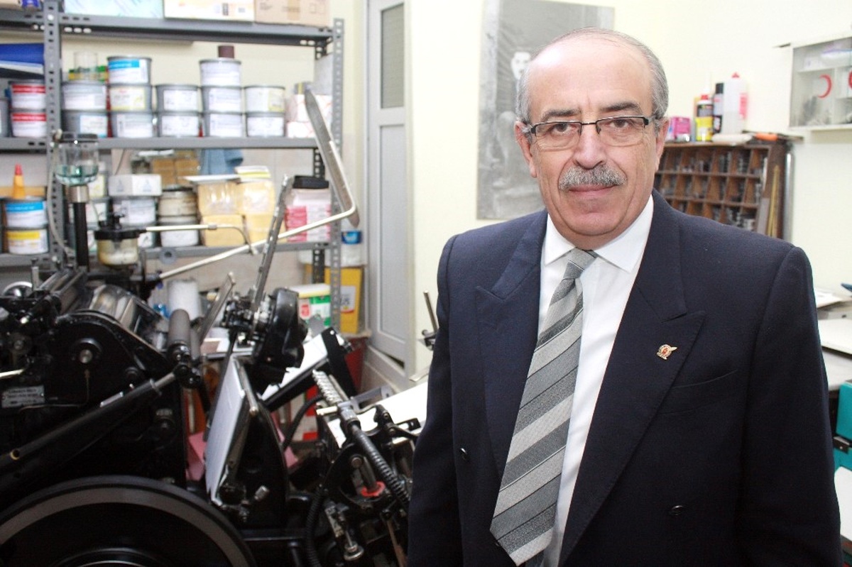 Tokat\'ın En Eski Matbaacısı 43 Yıllık Makinesine Gözü Gibi Bakıyor