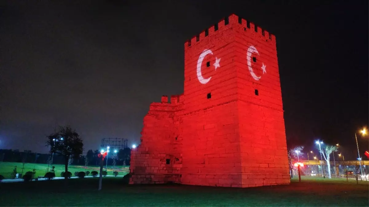 Türk Bayrağı Bu Görüntüsüyle Büyüledi