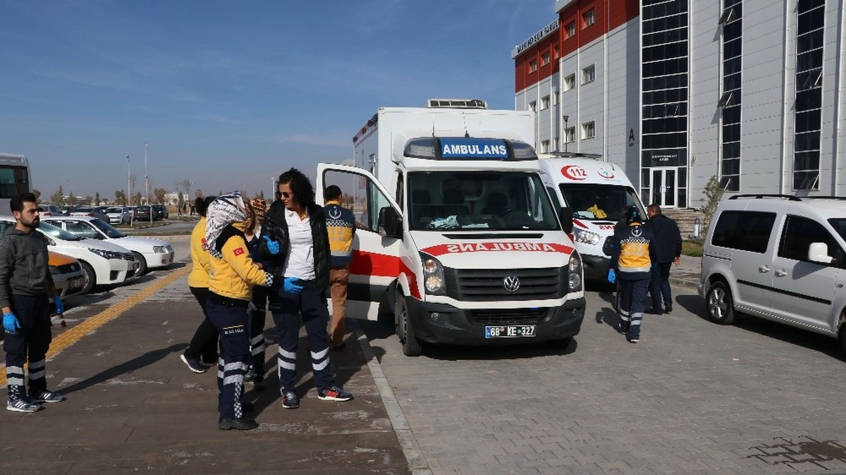 Üniversitede İki Öğrenci Gurubu Arasında Kavga: 3 Yaralı, 8 Gözaltı
