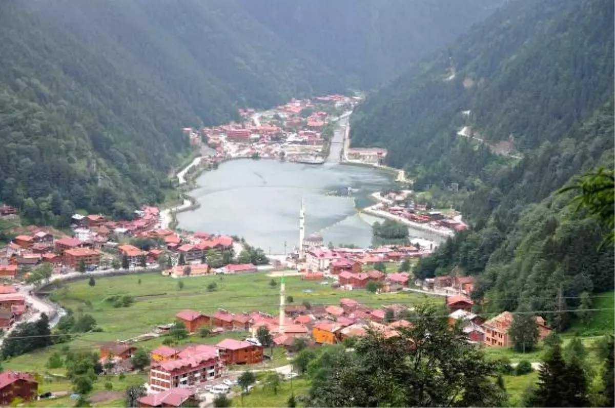 Uzungöl\'e Seyir Terasından Bakılacak